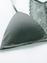 Triangle Cups Front Buckle Bras, Lace Stitching Beauty Back Bra With Removable Pads, Women&