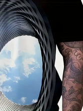 Plus Size 3D Hole With Blue Sky Graphic Print, Men&