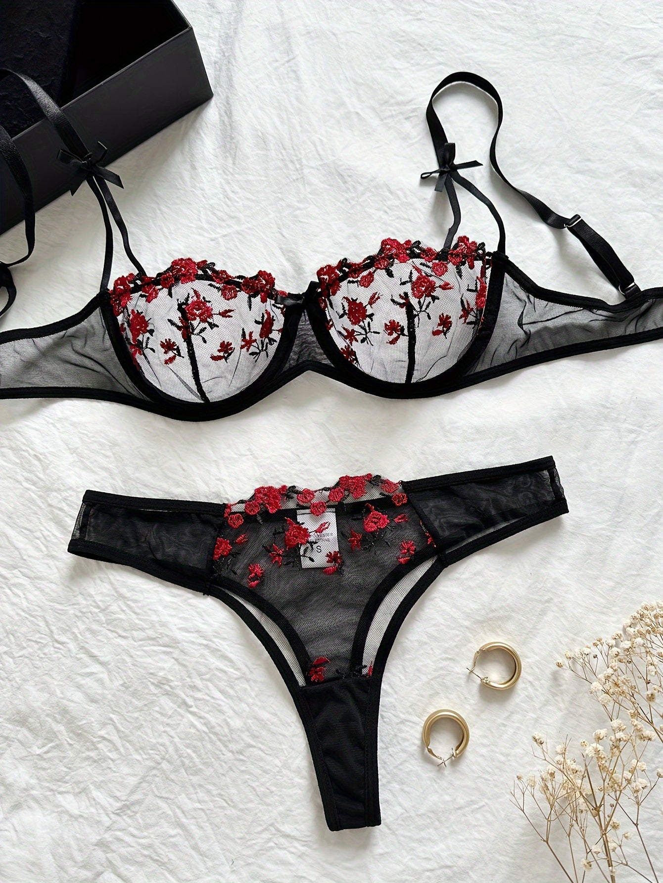Sexy Floral Embroidery Lingerie Set - Women&