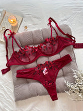 Sexy Floral Embroidery Lingerie Set - Women&