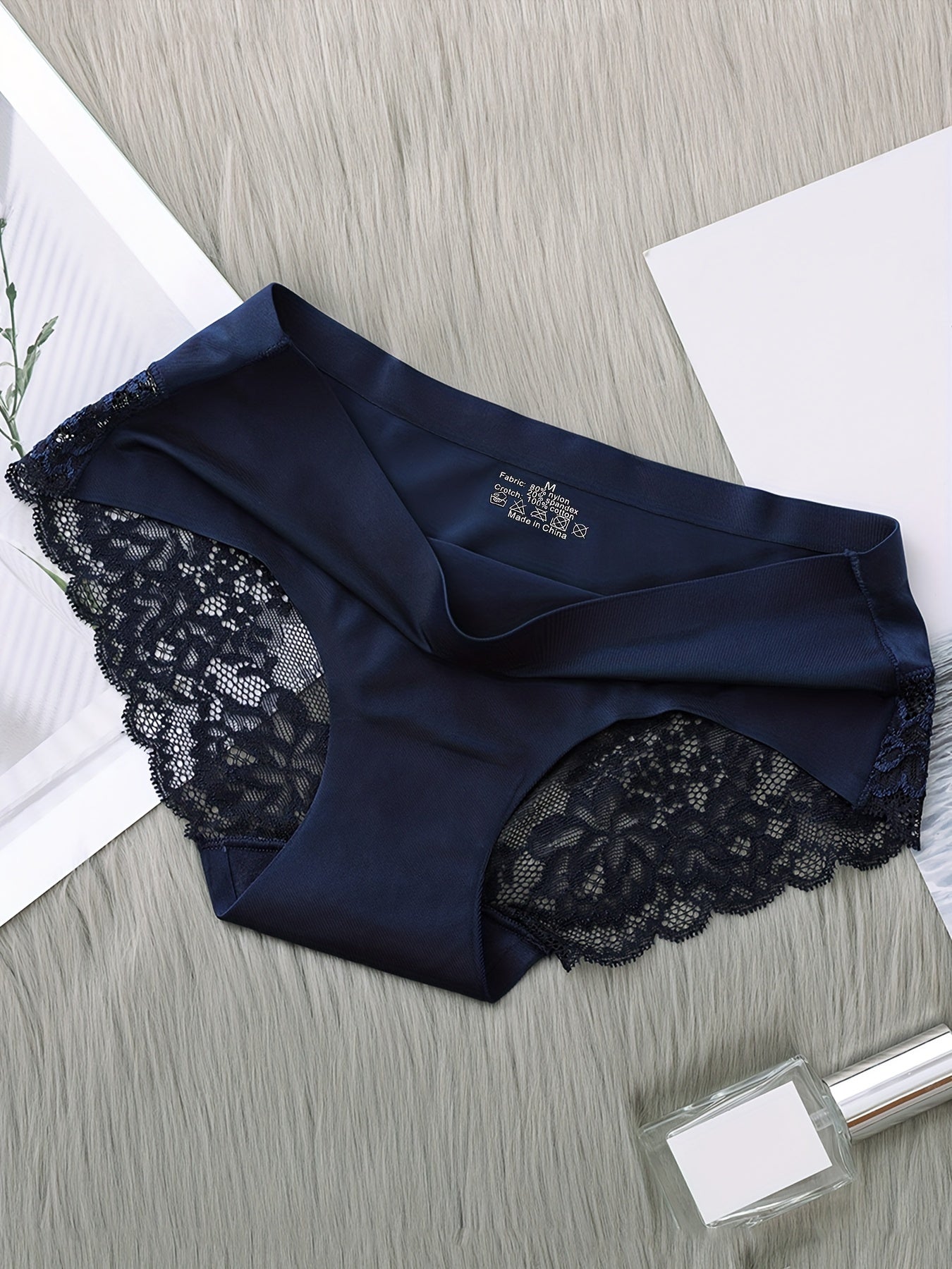 5pcs Comfy Chic Seamless Briefs - Semi-Sheer, Scallop Trim, Soft Stretch Fabric, Breathable, Moisture-Wicking, Everyday Wear - Women&